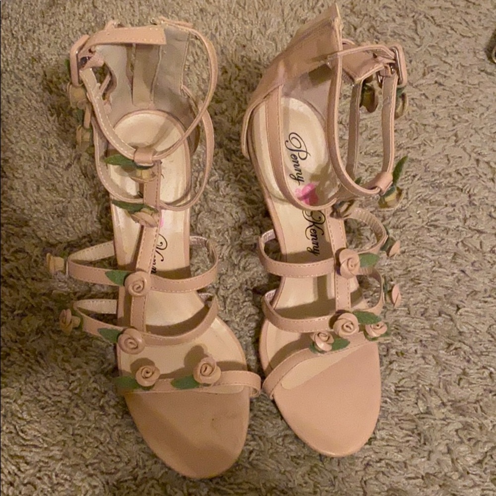 Nude flowered heels